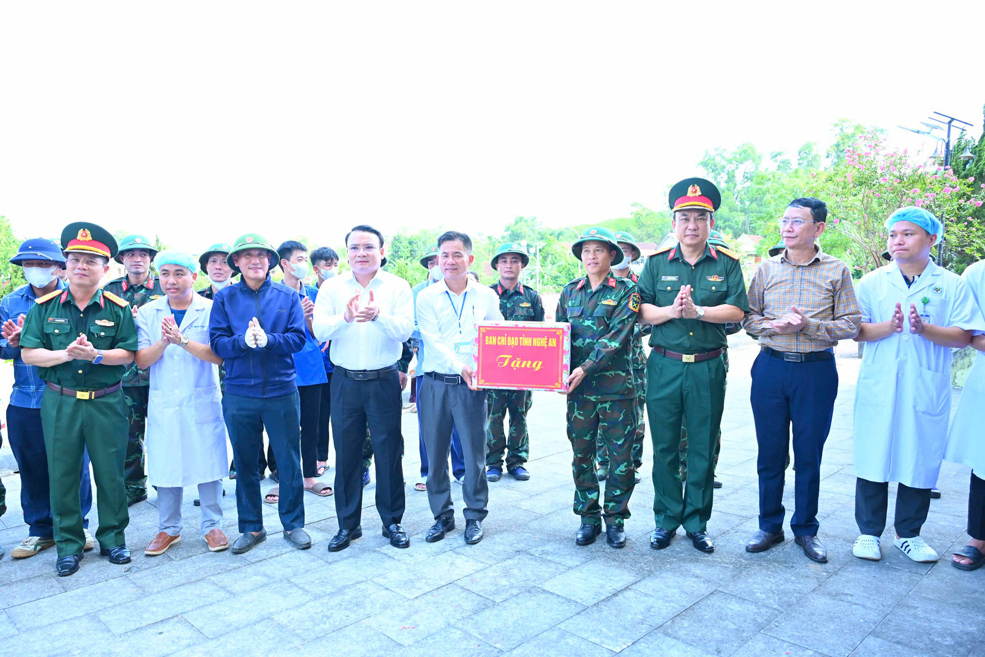 Anh-tin-bai